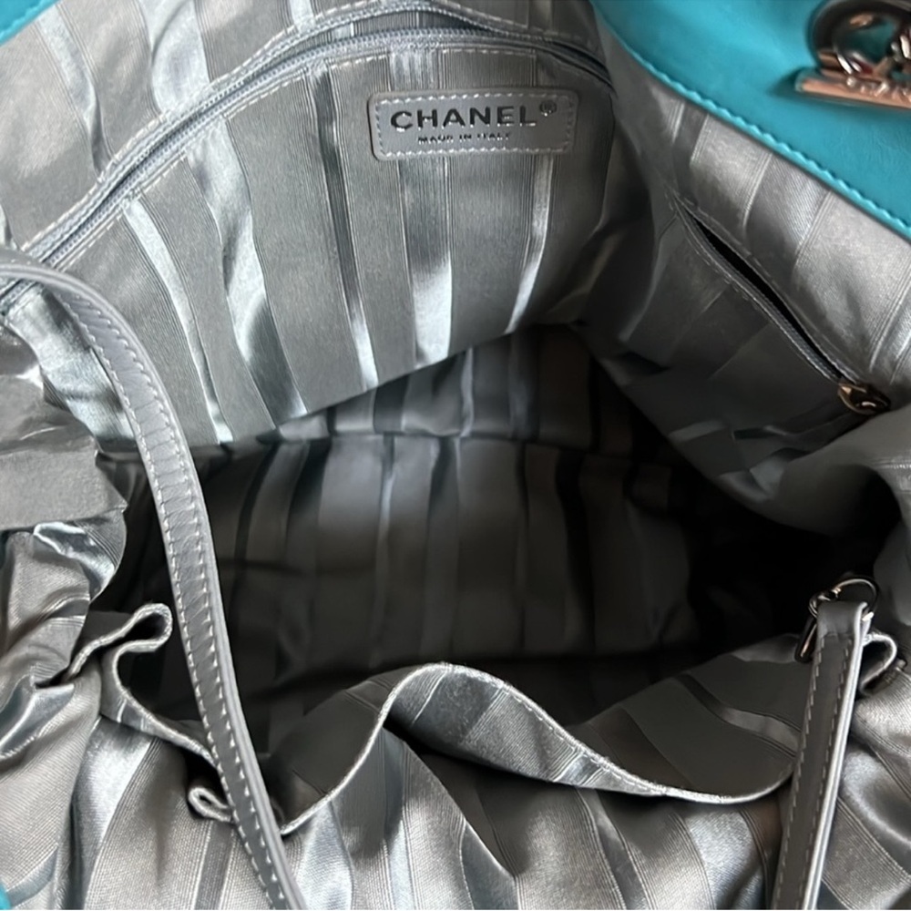 Chanel Turquoise Leather Shoulder Bag - Picture 6 of 13